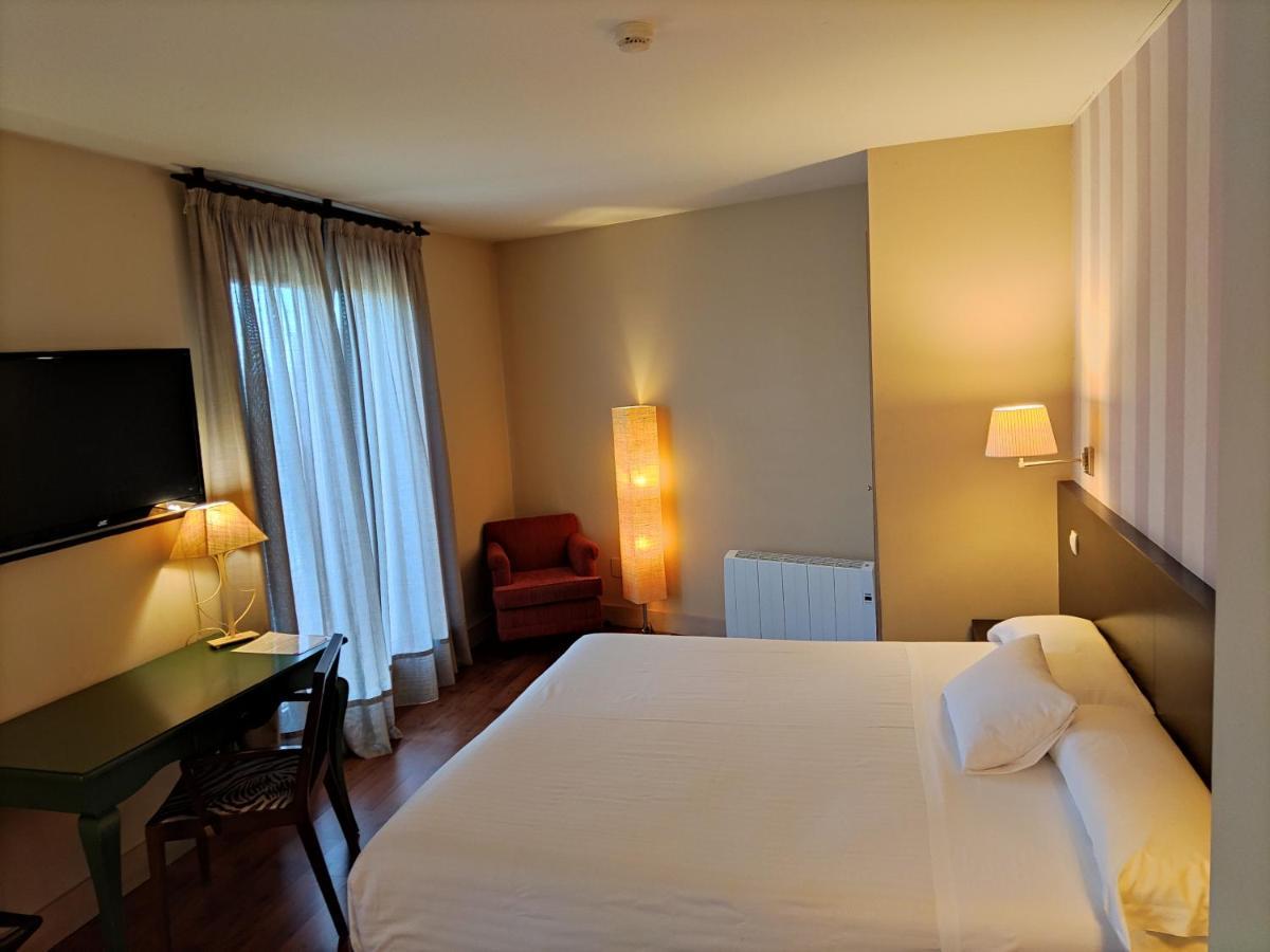 Hotel Puerta Del Arco Tudela de Duero Eksteriør billede