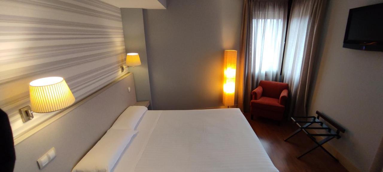Hotel Puerta Del Arco Tudela de Duero Eksteriør billede