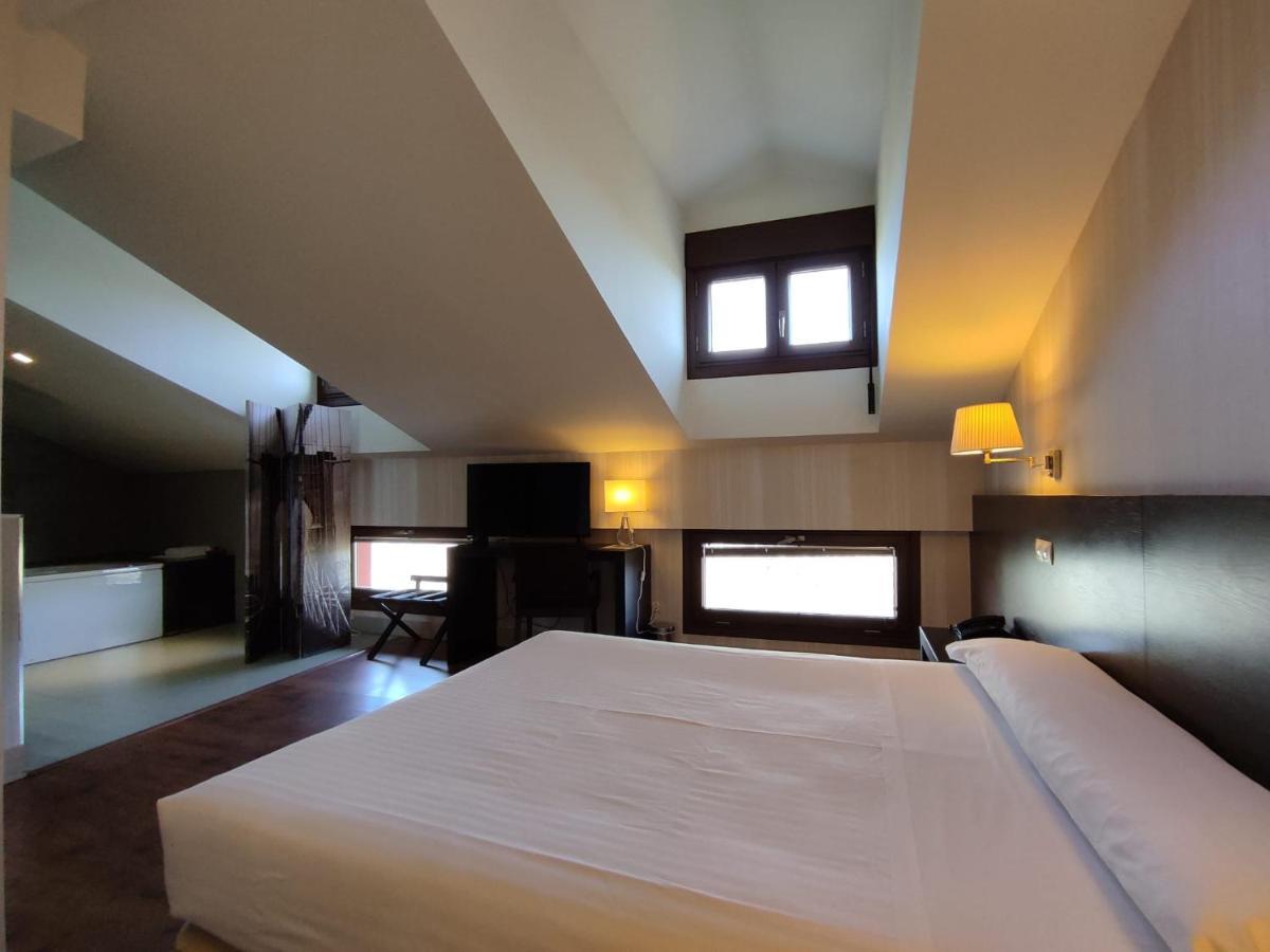 Hotel Puerta Del Arco Tudela de Duero Eksteriør billede