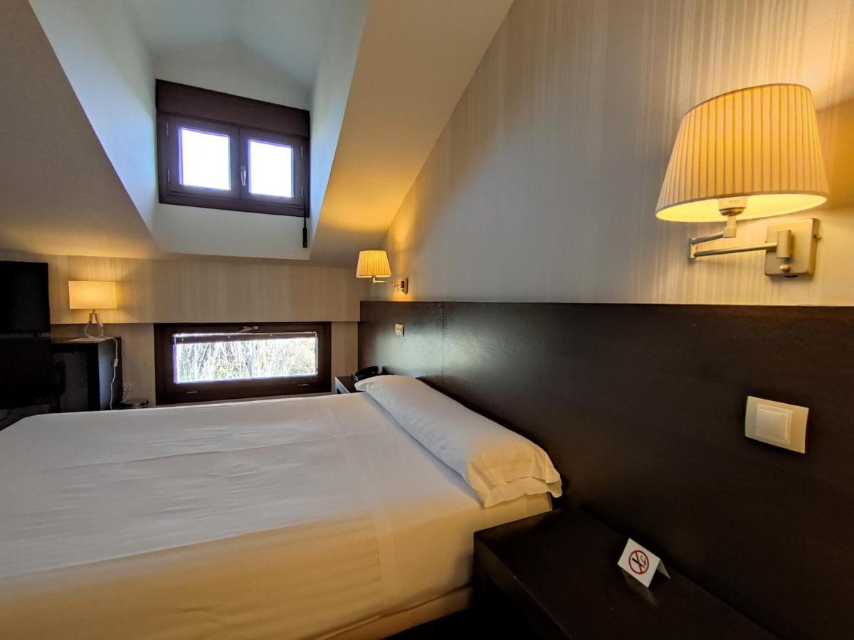 Hotel Puerta Del Arco Tudela de Duero Eksteriør billede