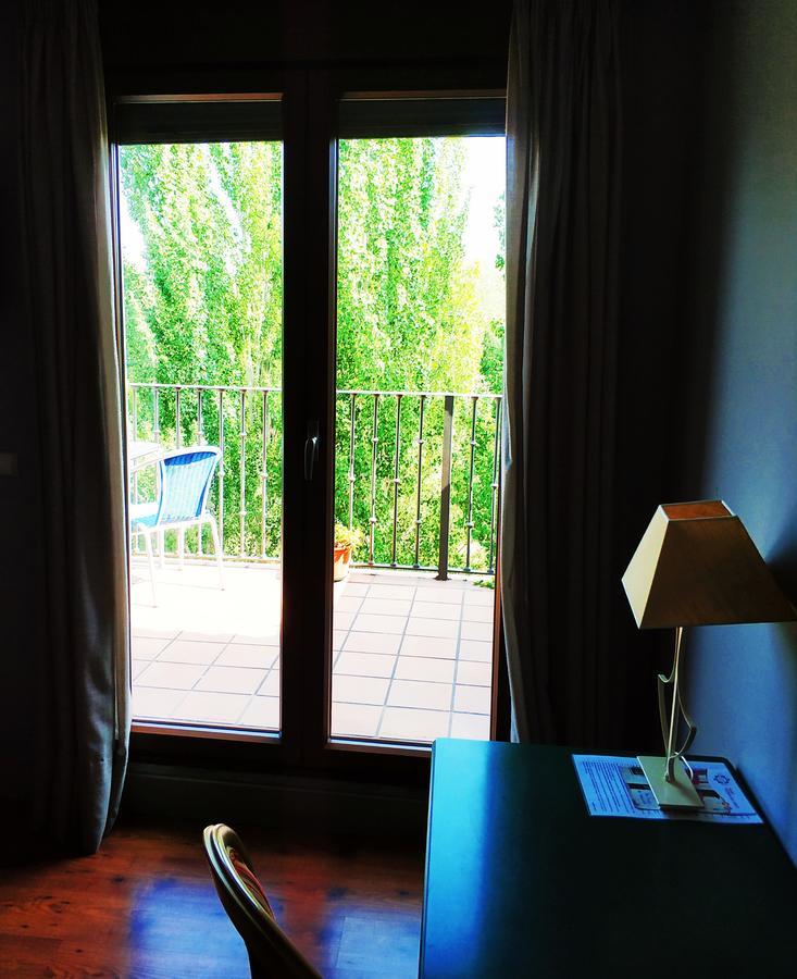 Hotel Puerta Del Arco Tudela de Duero Eksteriør billede
