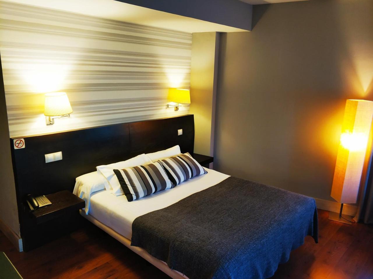 Hotel Puerta Del Arco Tudela de Duero Eksteriør billede