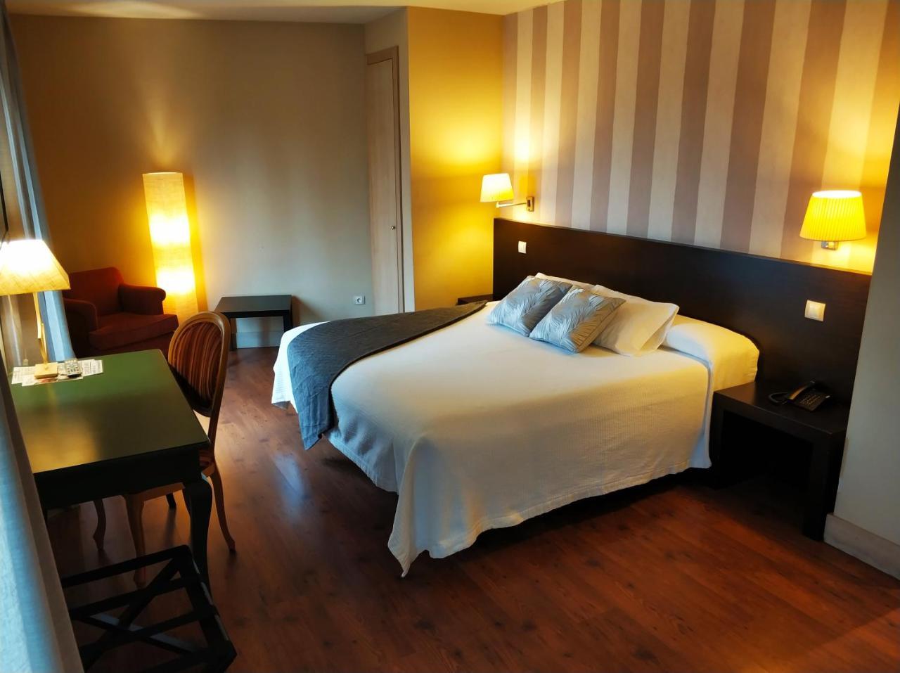 Hotel Puerta Del Arco Tudela de Duero Eksteriør billede