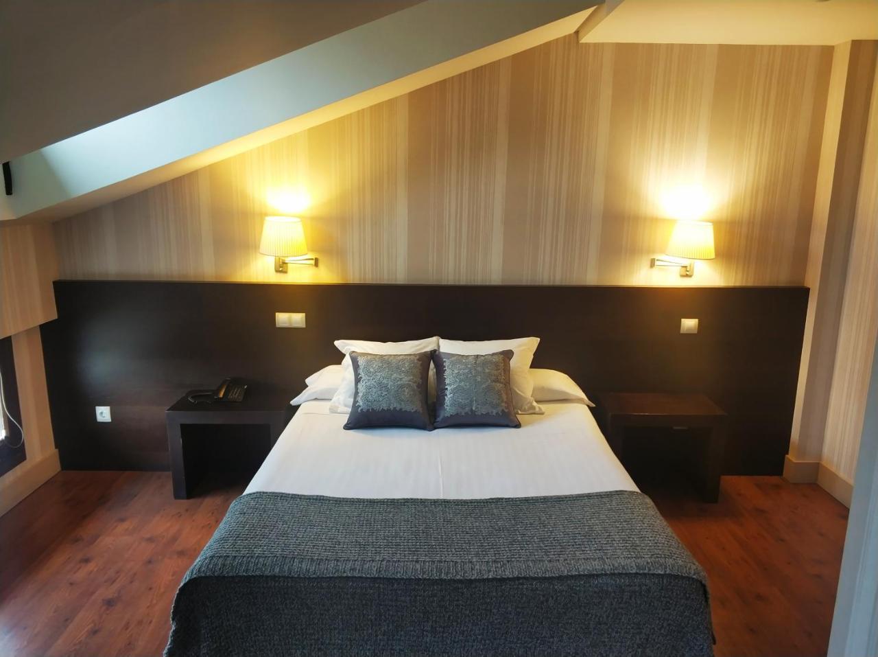 Hotel Puerta Del Arco Tudela de Duero Eksteriør billede