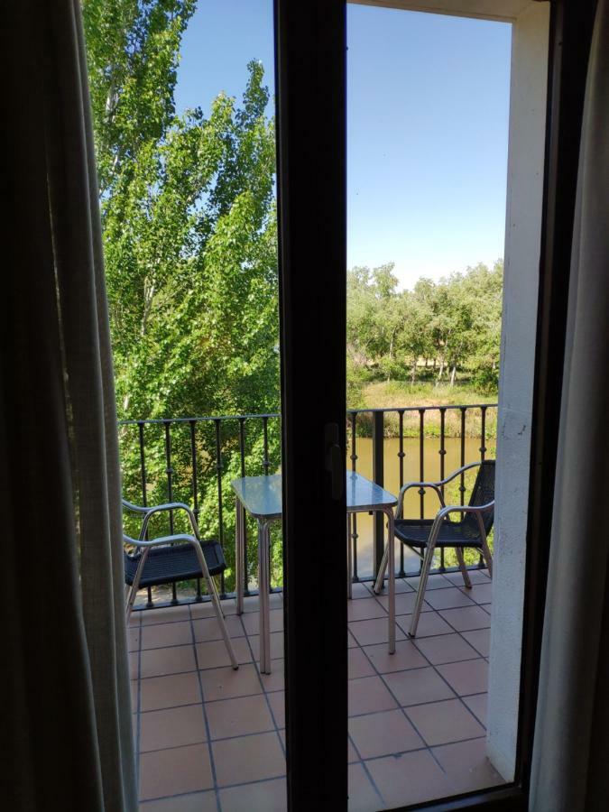 Hotel Puerta Del Arco Tudela de Duero Eksteriør billede
