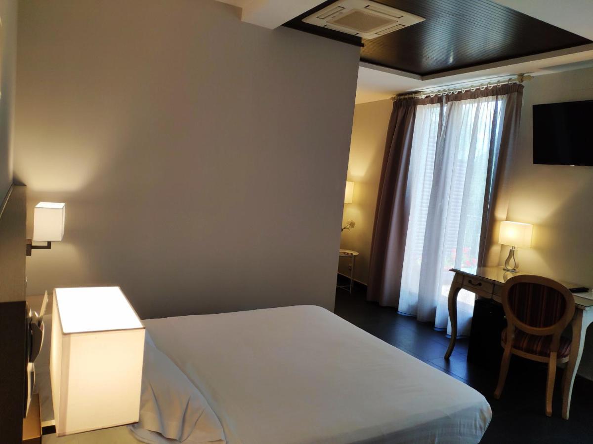 Hotel Puerta Del Arco Tudela de Duero Eksteriør billede